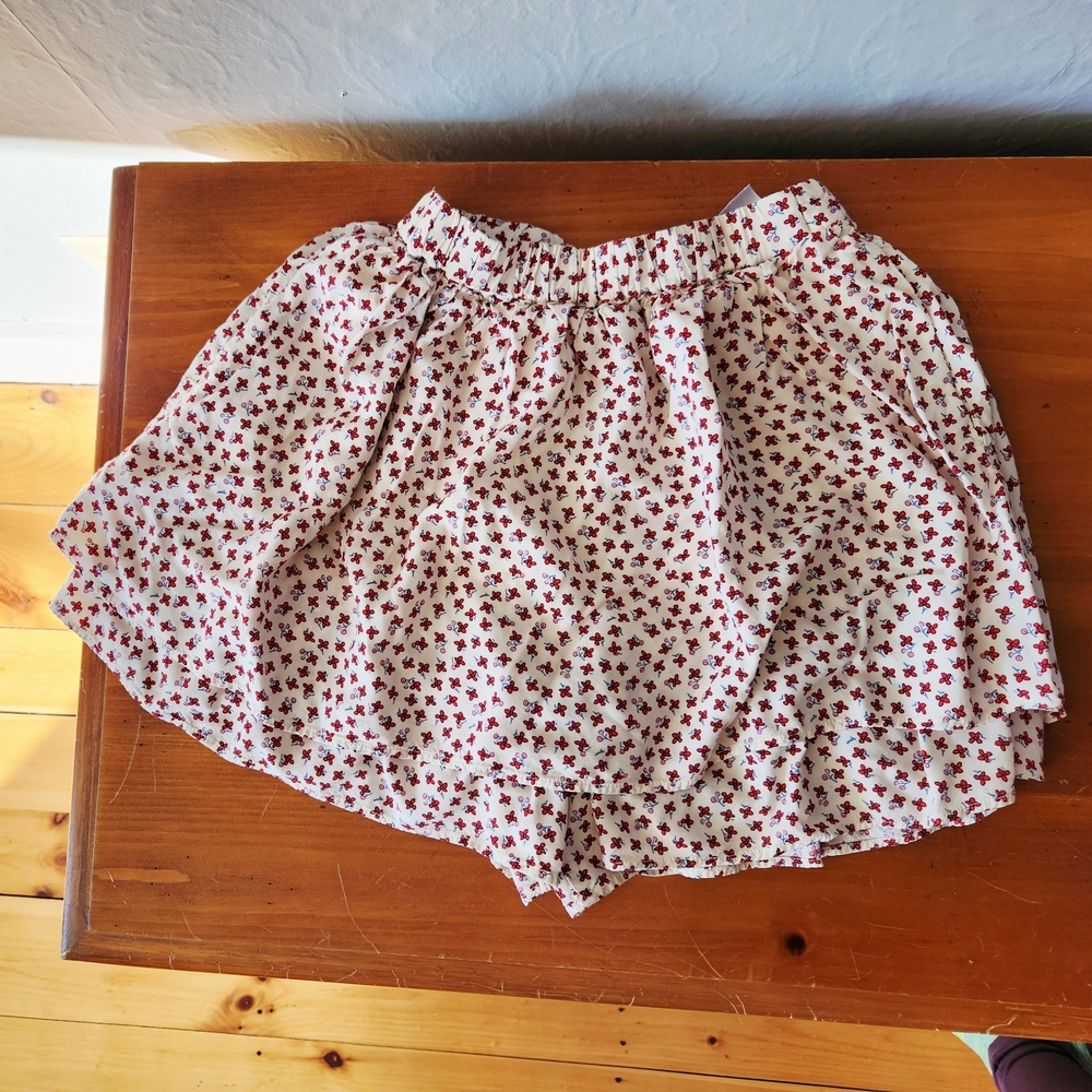 Uniqlo 9-10yr Skort with Red Floral Pattern